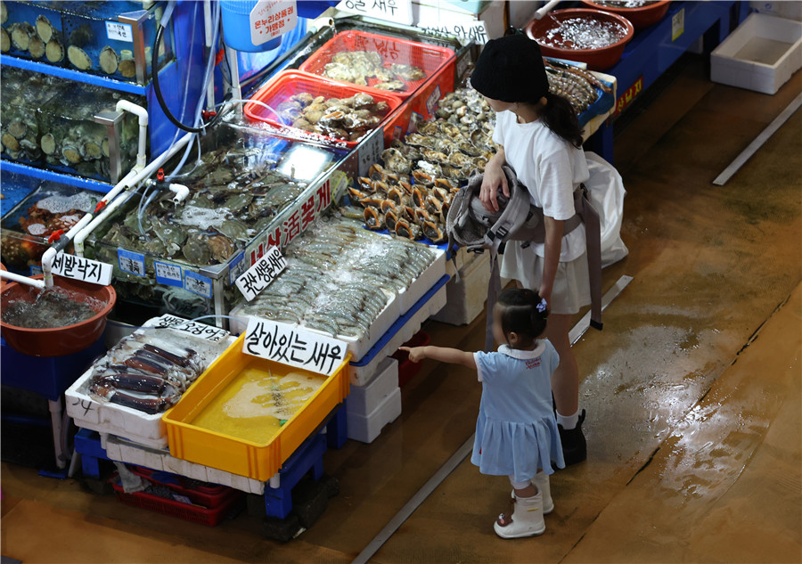 韩媒:韩国多个海鲜市场门可罗雀 渔民担忧未来生计