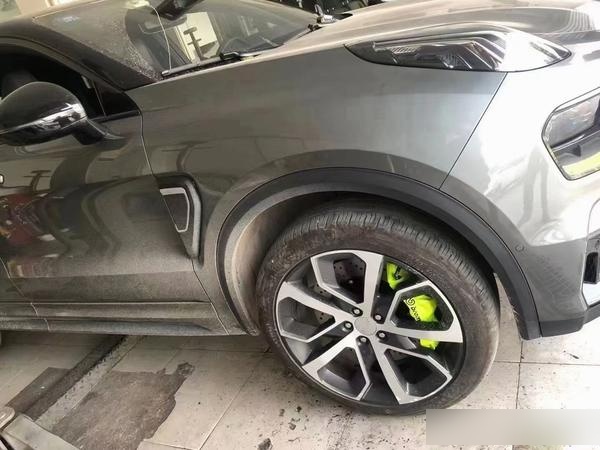 (领克05刹车改装)brembo大六活塞卡钳,颜值爆表