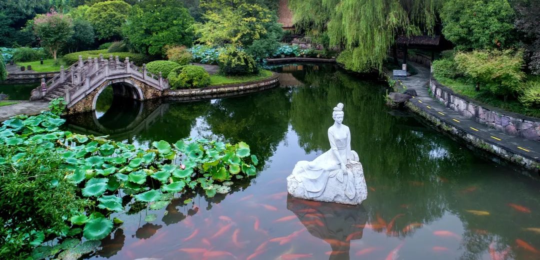 浙江诸暨西施故里:青峰屏立,碧水浣纱