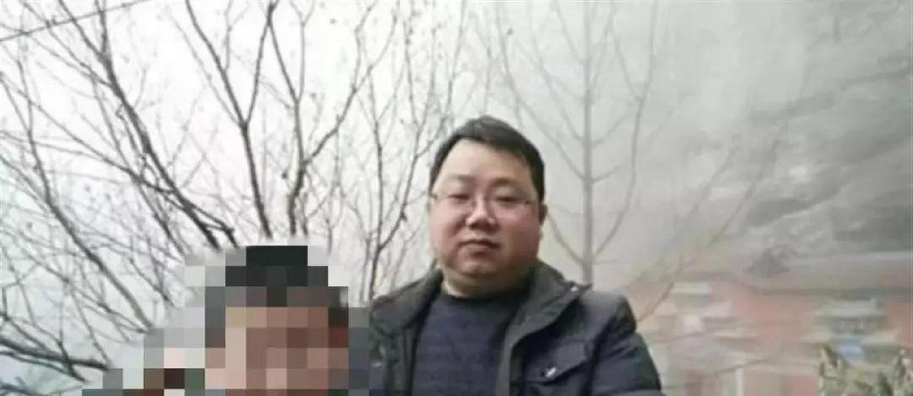 2016年 安徽省黄山市歙县 王村镇副镇长洪升 因在上班时间开网约车 而