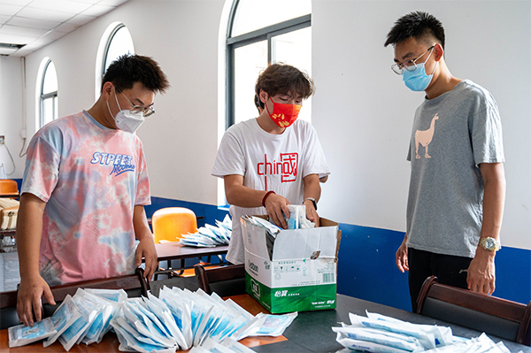 暖心!三亚学院为学生免费发放近20万只口罩