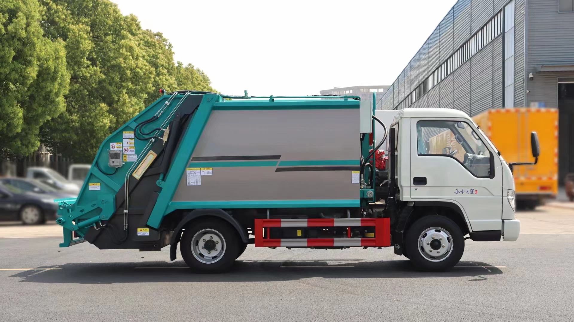 蓝牌后装压缩式垃圾车