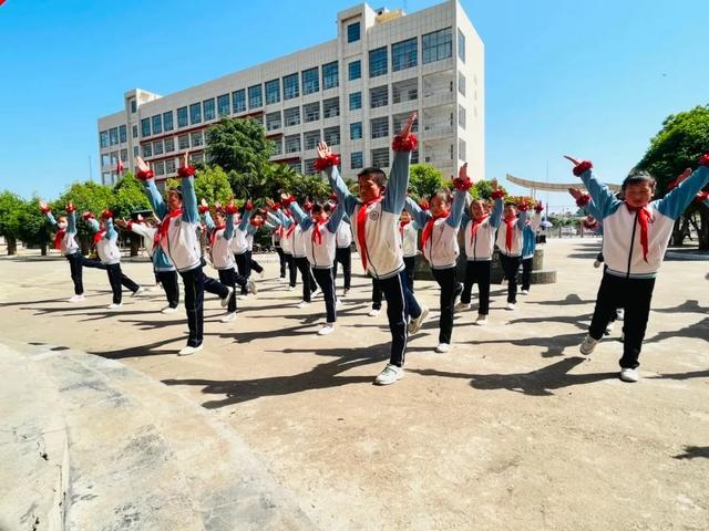 随县烈山湖学校举行第九套广播体操比赛
