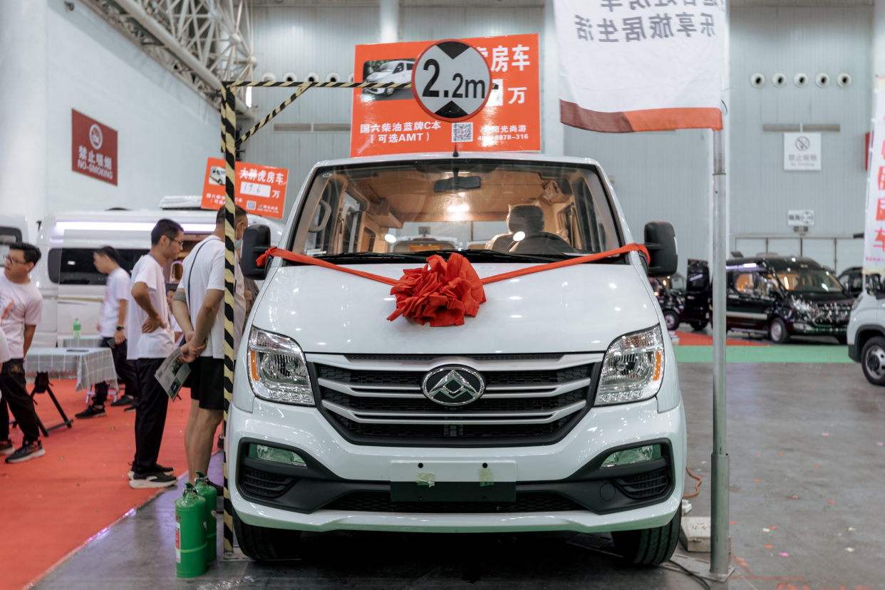 9月2日郑州房车展:小胖虎房车大通v80,做旅途中的自在者!