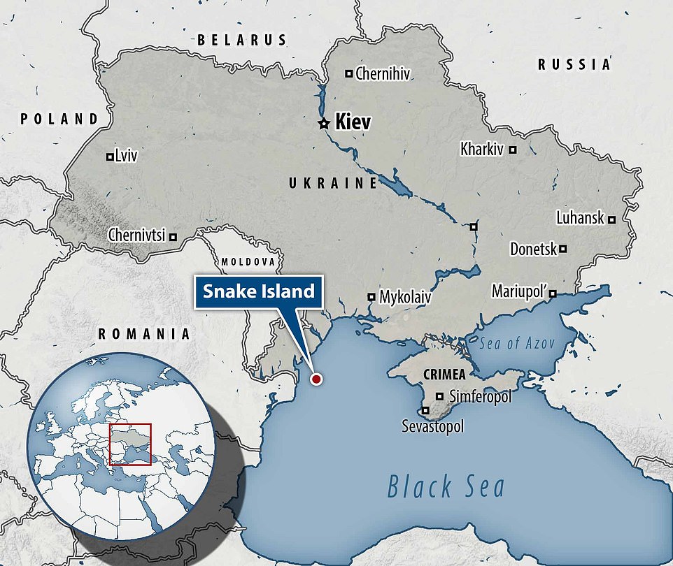 乌克兰蛇岛守军用去你的回应俄军舰,13名士兵全员死于轰炸