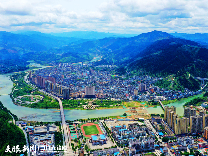 「两会民生圆桌会」侯美彪代表:榕江依托区位优势积极对接粤港澳大