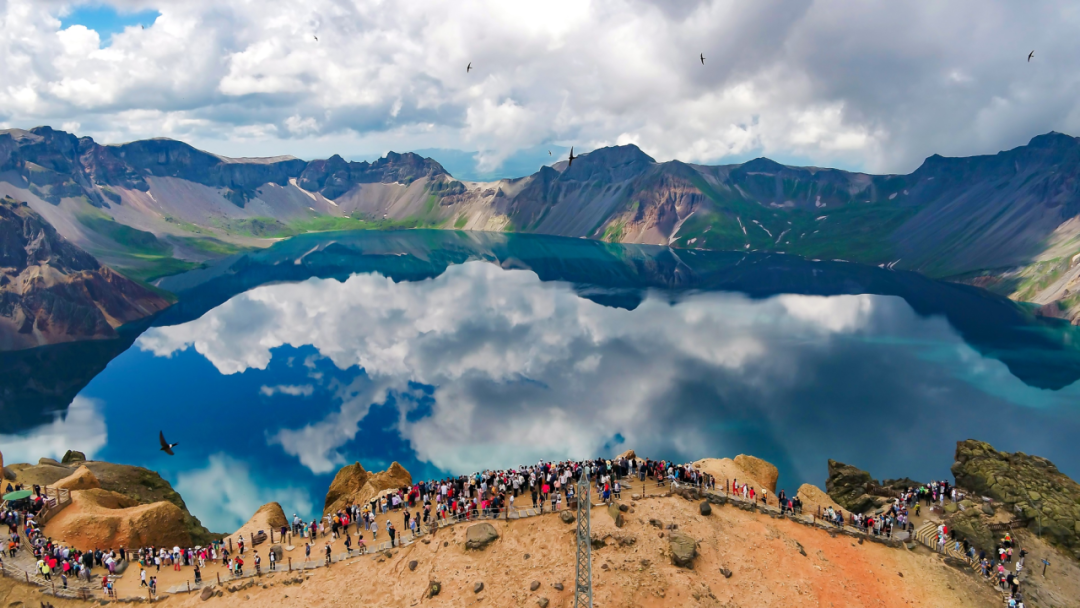 景区游客集散中心从长白山高铁站坐1路公交车长白山站(二道白河镇)