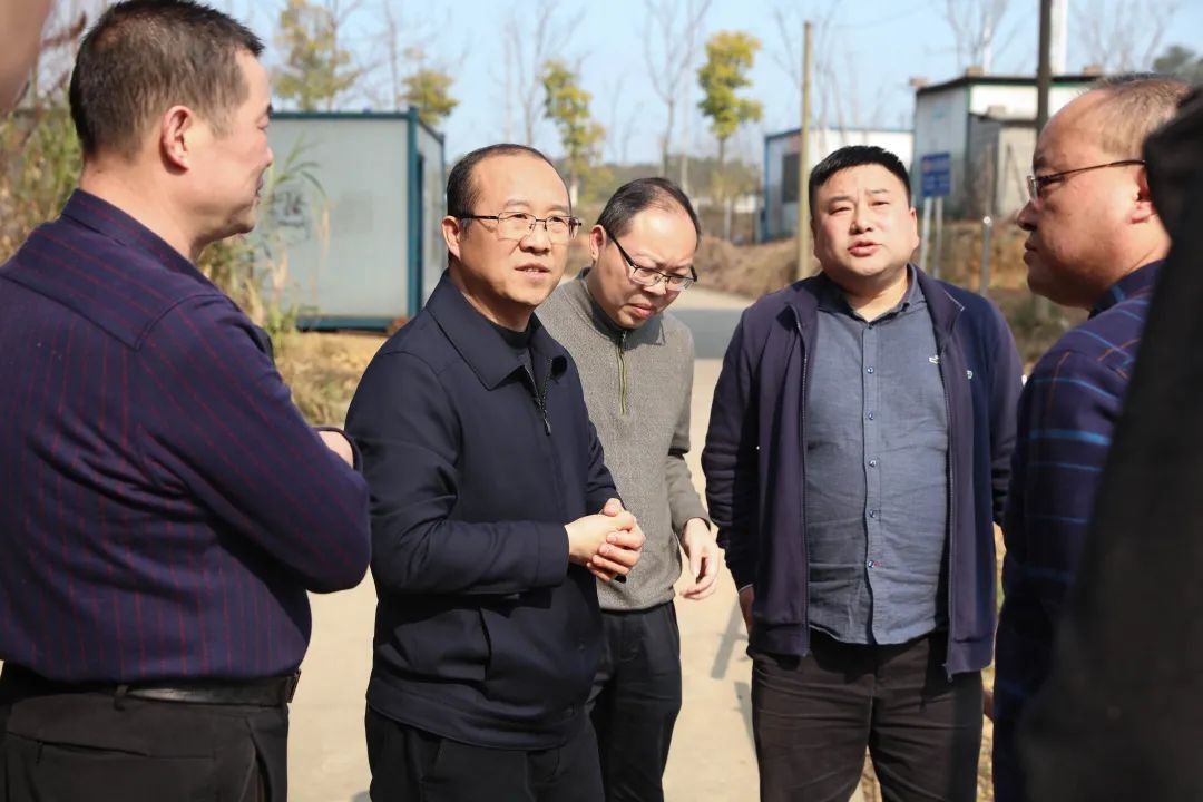 区委书记唐卫湘调研春耕备耕和水利工程建设工作