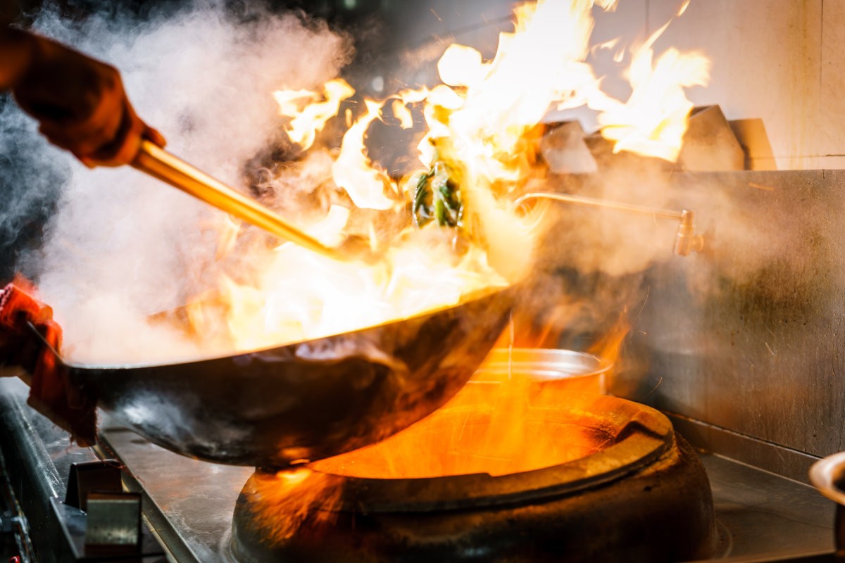有油烟机,为什么炒菜还是油烟大?那是因为你油烟机用错了