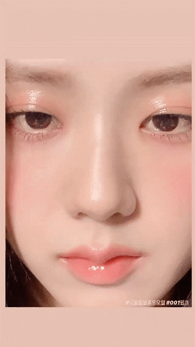 种草鹅|今年配小裙子最好看的"玻璃唇"来了