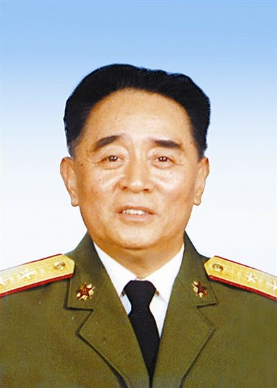 1988年广州军区司令都被授予什么军衔?谁的最高?成就如何