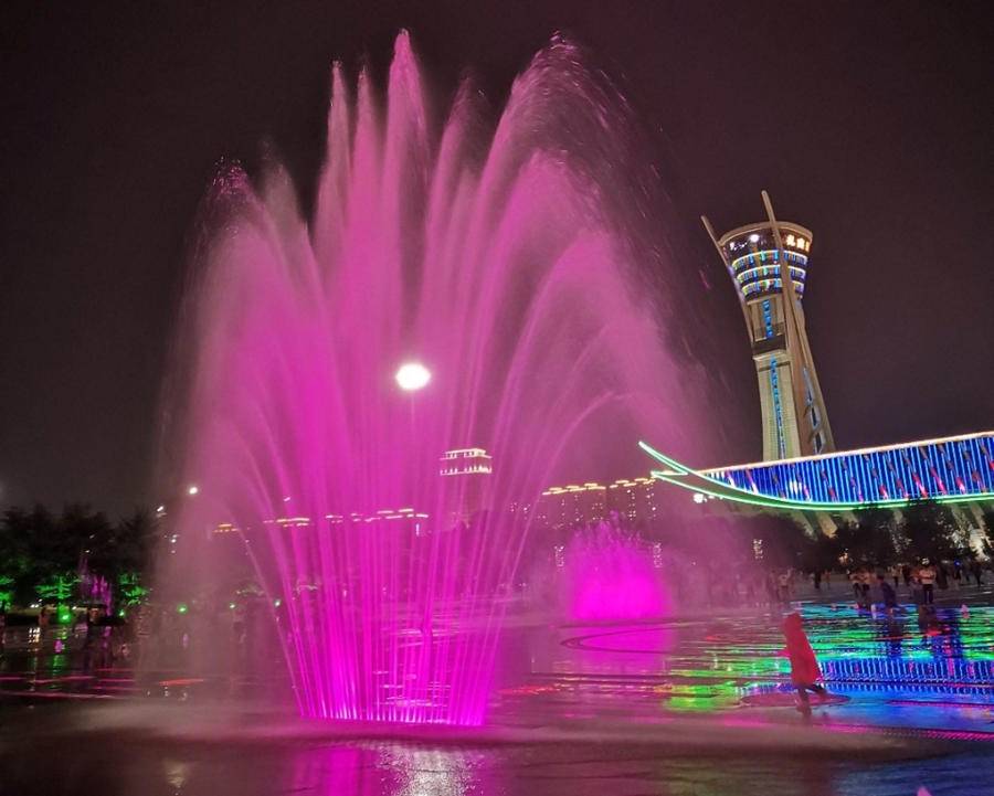 潍坊人民广场喷泉暂停喷放,全面检修