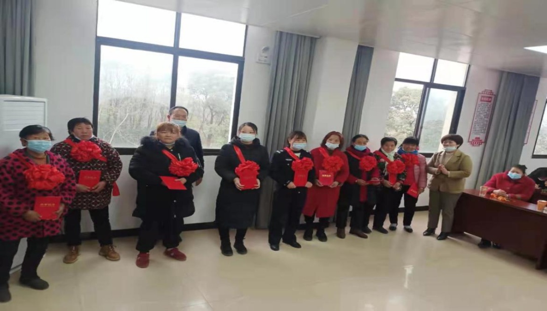 庙岭镇各村举办丰富多彩的活动庆祝"三八"妇女节