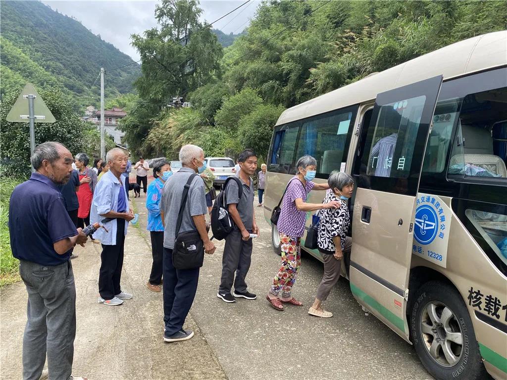 麗水:公交車開進小山村,圓了村民20多年的