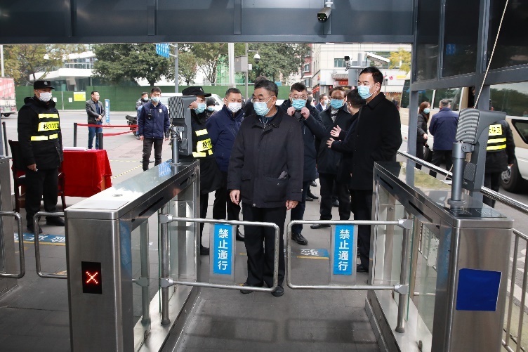 教育部党组成员,副部长宋德民一行到校调研校园安全工作