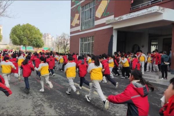 利辛县实验小学图片