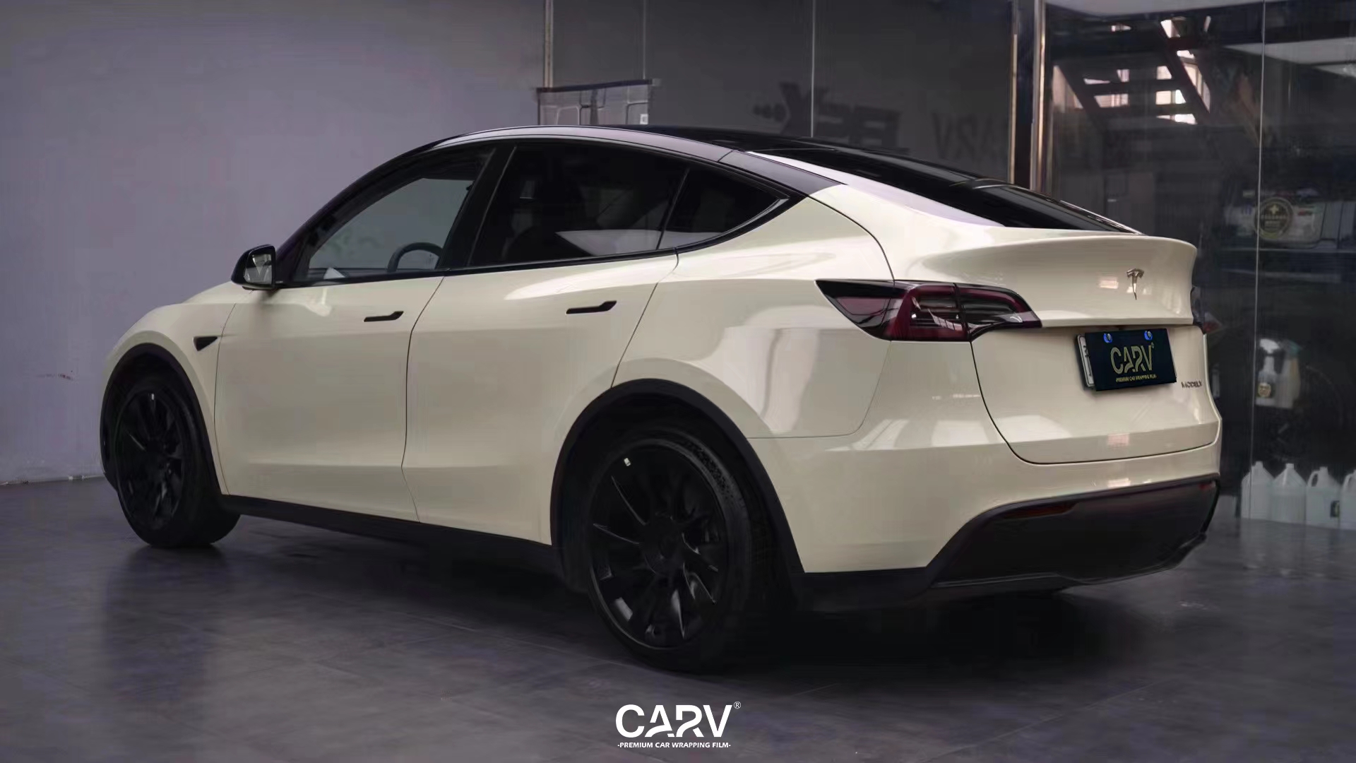 特斯拉modely卡孚改色膜水晶撒哈拉黄,来自中东沙漠深处神秘气息