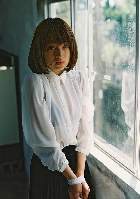 安达佑实的写真集"私生活"鉴赏