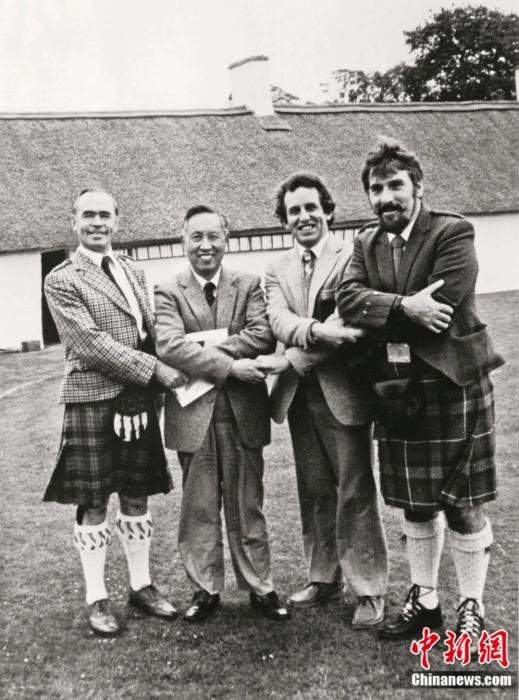 东西问·人物|王佐良:于诗歌中看见真的灵魂