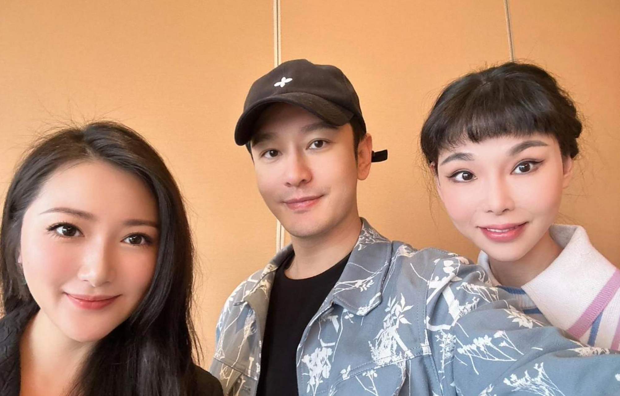 5月17日,黄晓明最新近况曝光,不过,这一次,黄晓明不是被狗仔拍到了