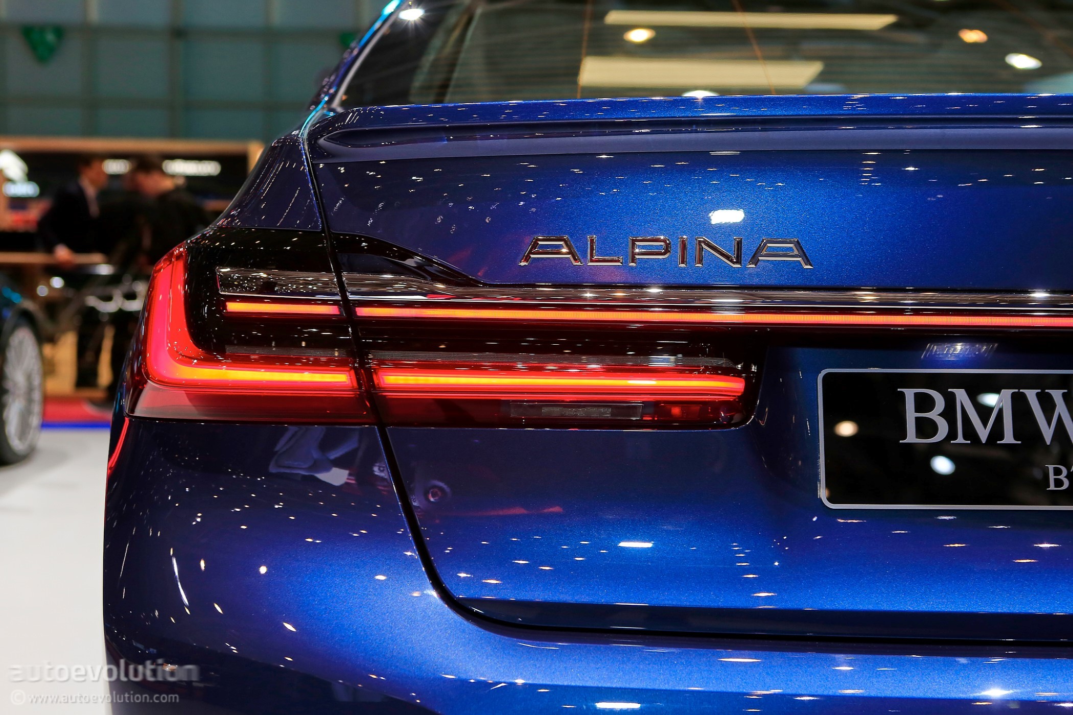 改装版宝马alpina b7以蓝色展现