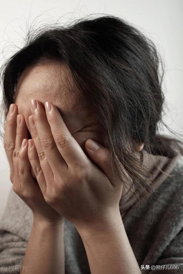 入狱10年,我每天活在自责与悔恨中,出狱后,妻子却跪求我原谅