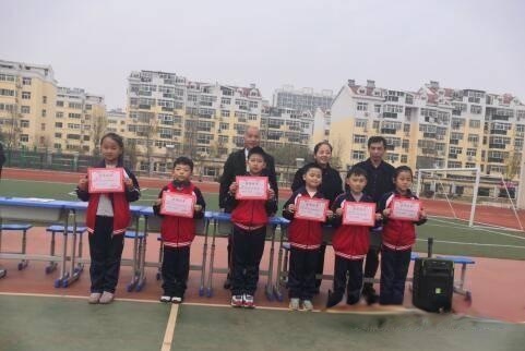 培养集体合作意识!东昌府区阳明小学举办队列队形比赛