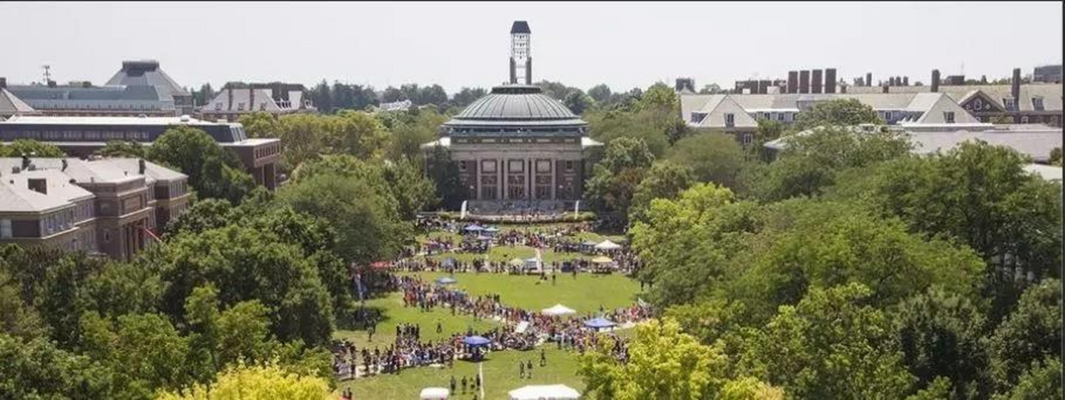 伊利诺伊大学香槟分校(uiuc),"玉米地大学",虽然学校综合排名不高