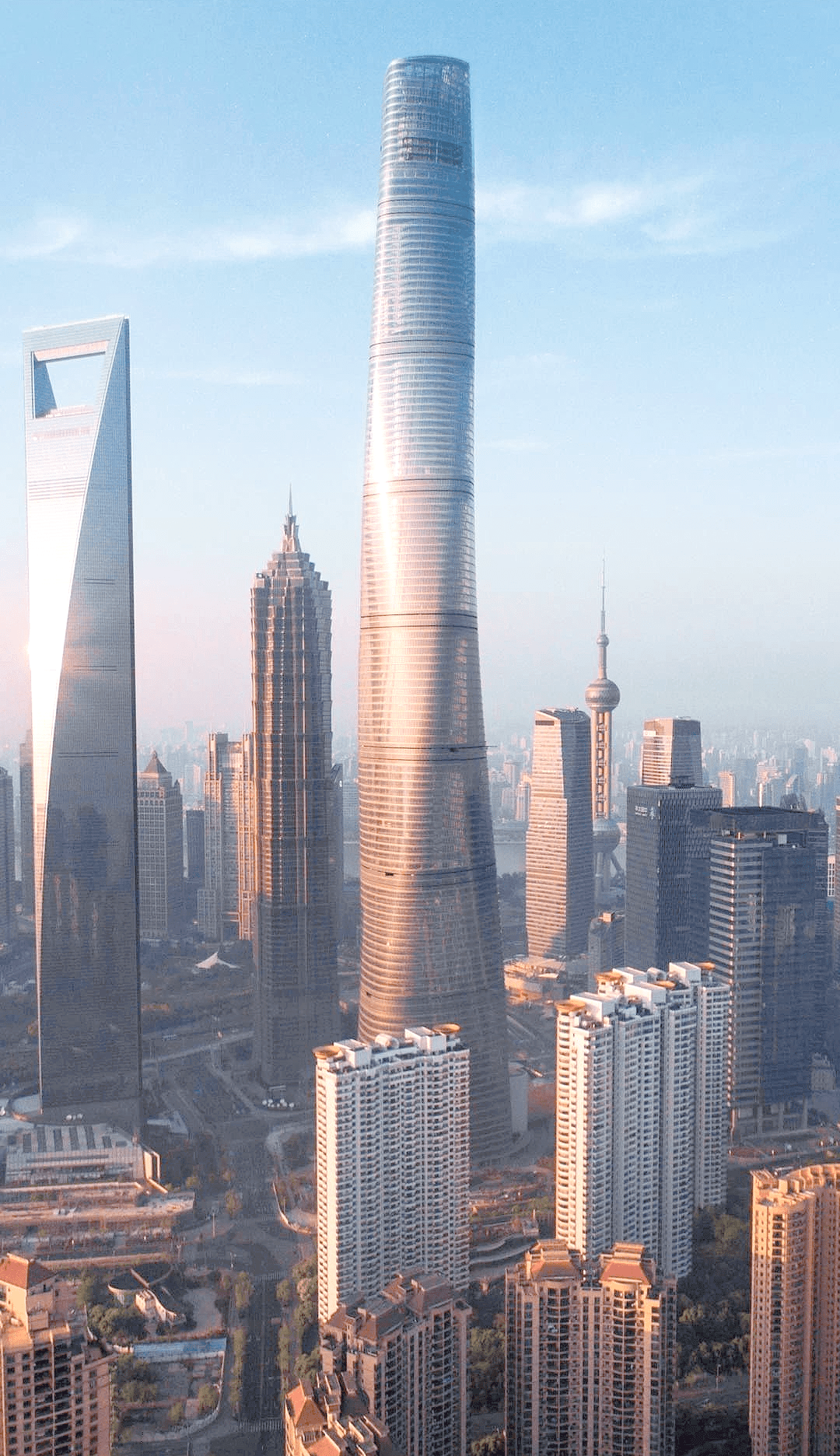 2008年,上海中心大厦的建设工作正式启动,经过六年的精心施工,这座