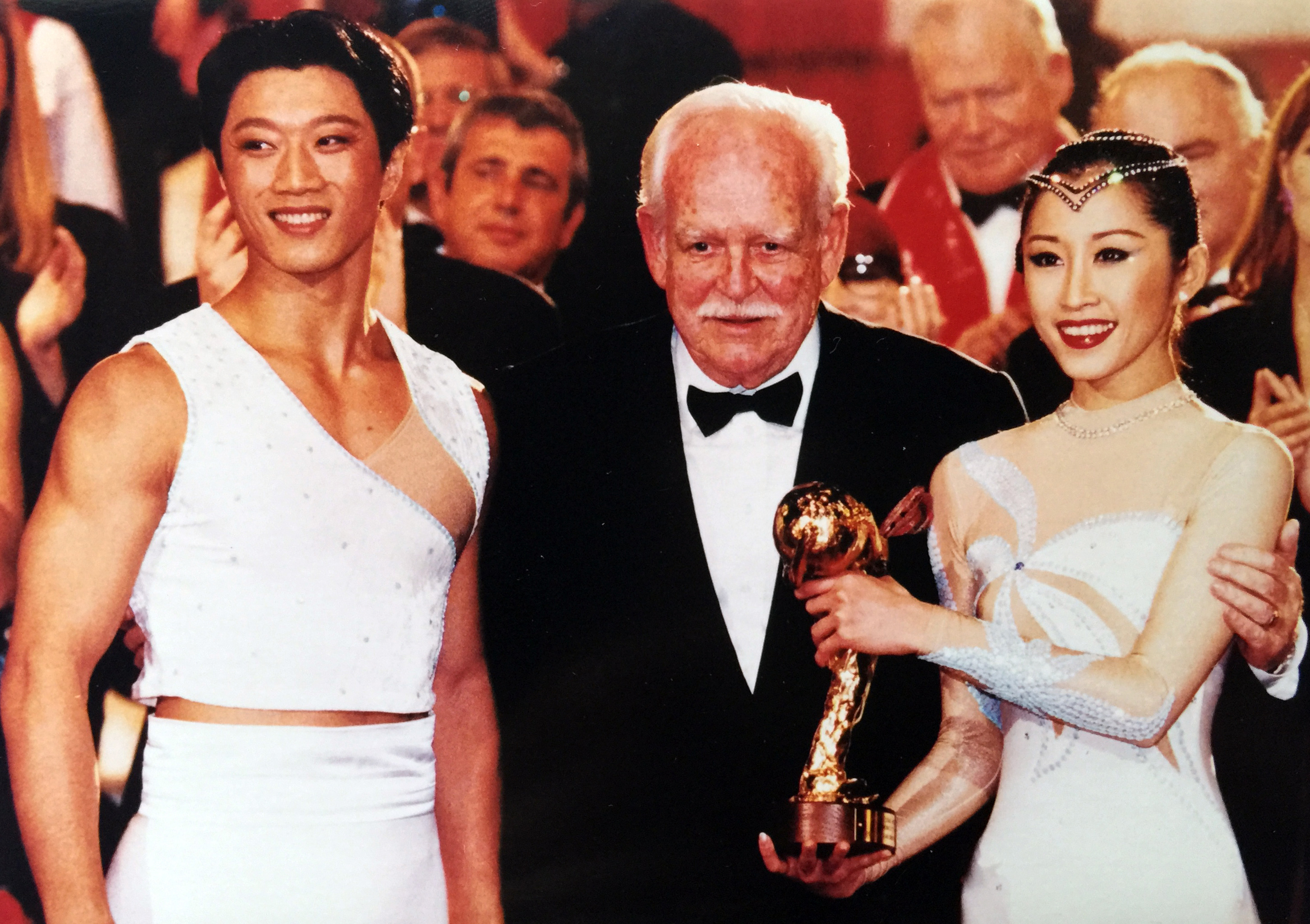 德艺双馨风采录|魏葆华:肩上芭蕾 杂技高峰