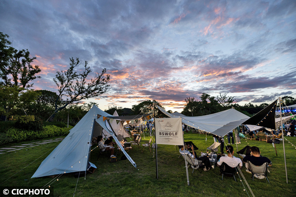 浙江湖州:首届长三角露营大会在安吉举行