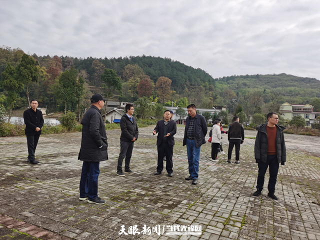 广州市海珠区到瓮安县玉山镇白花村开展帮扶调研协作