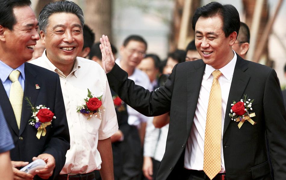 河南的这所普通高中,孕育了许多人才,许家印捐赠5亿建设母校-本地惠