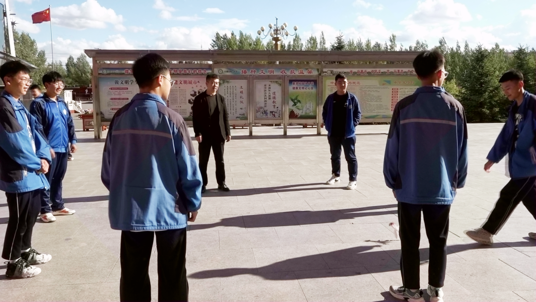 「奋进新征程 建功新时代」樊旭东:三尺讲台愿奉献 甘为人梯育新苗