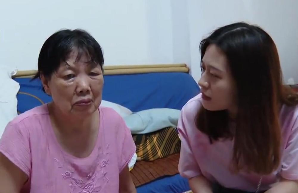 补贴儿子5千生活费,吃3个猕猴桃儿媳妇咳3声,我摔门而去我名叫赵美芳