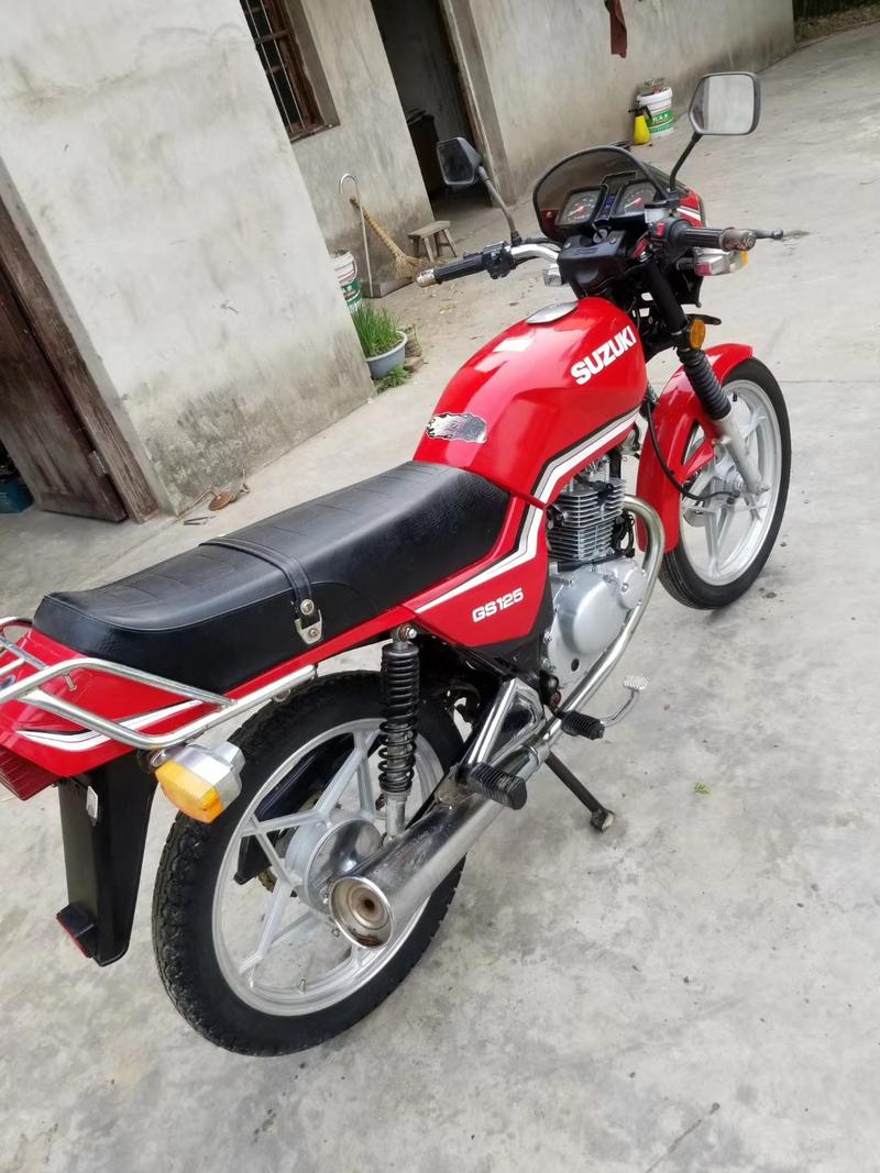 铃木gs125参数 济南轻骑铃木gs125的参数