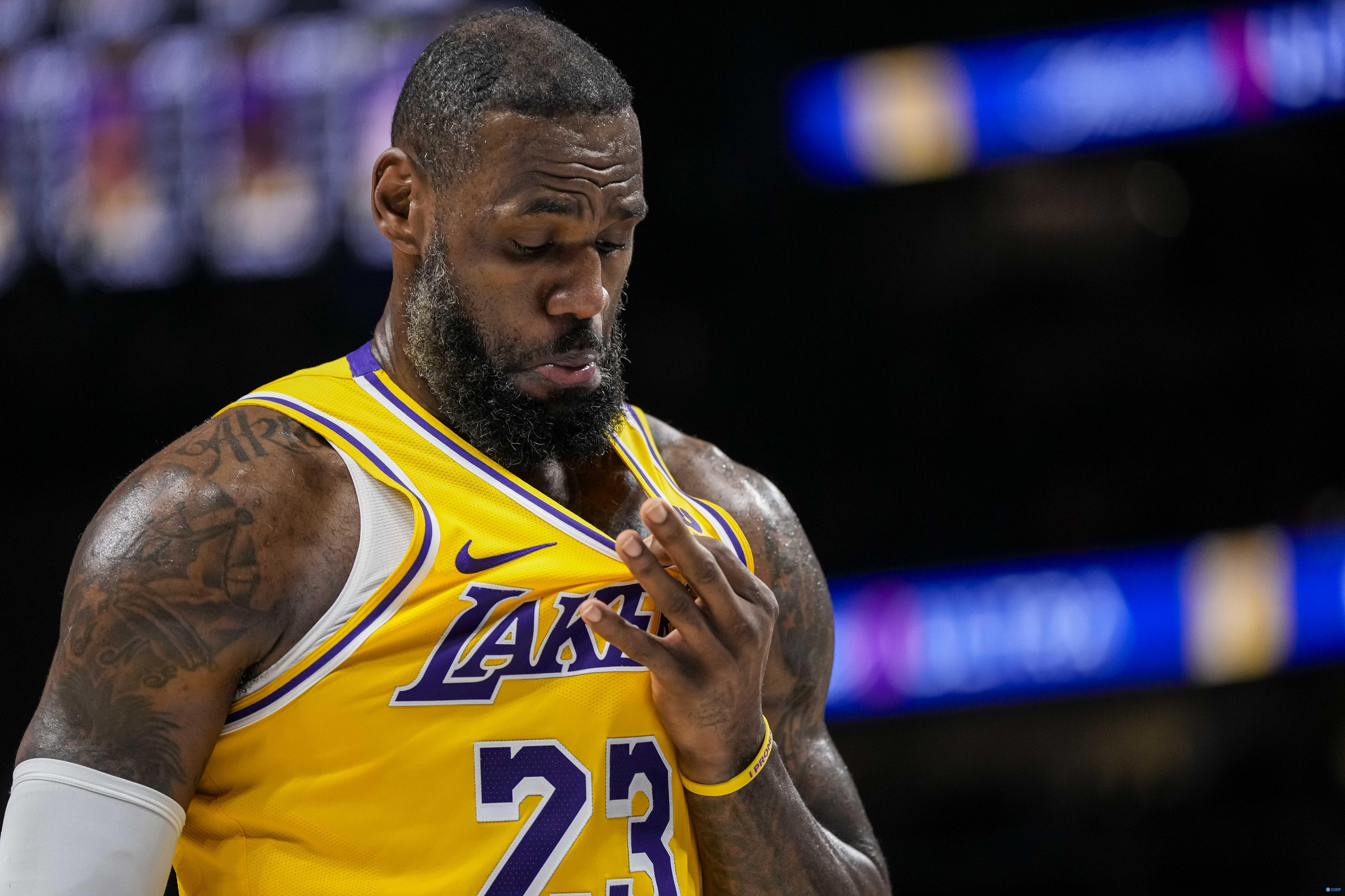 skip谈小卡最后一投:詹姆斯最后没完全锁住他 只是投篮投短了点