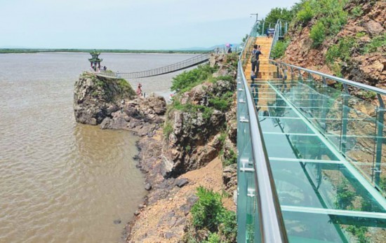 同江"一村一策"壮大村级集体经济