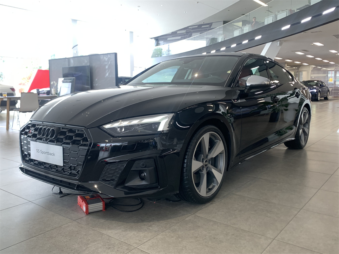 3.0t 354马力 无框门!23款奥迪s5四门掀背版到店实拍