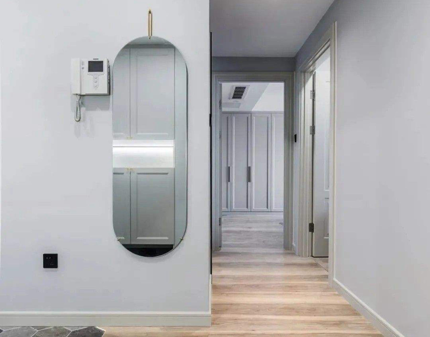 入户门左侧放镜子到底好不好?