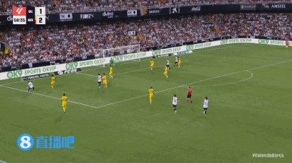 莱万进球亚马尔助攻_西甲巴萨瓦伦西亚比赛战报_西甲-巴萨6-0瓦伦 拉菲尼亚费尔明莱万均双响