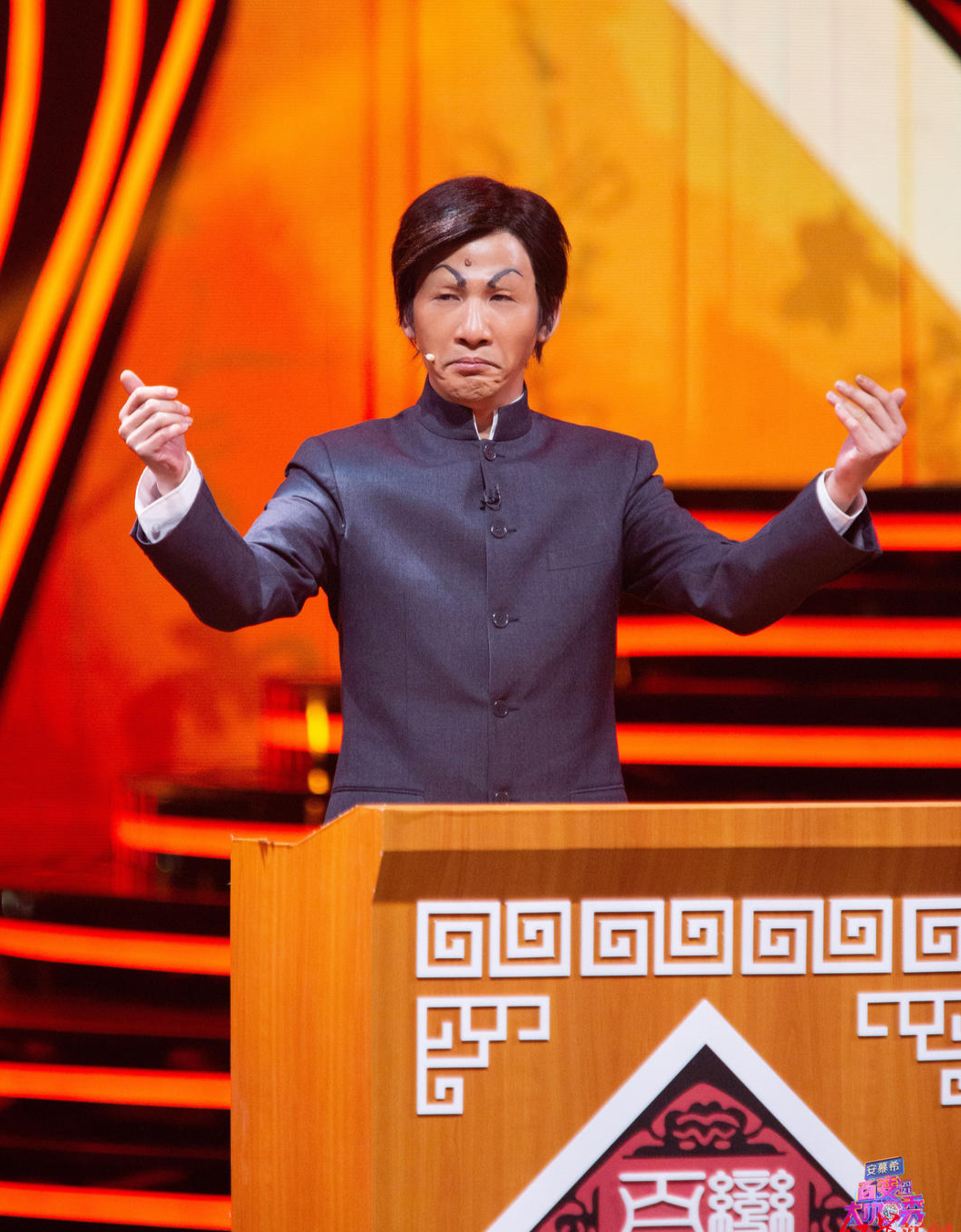 百变大咖秀今晚亮相,王祖蓝模仿华晨宇有何寓意?