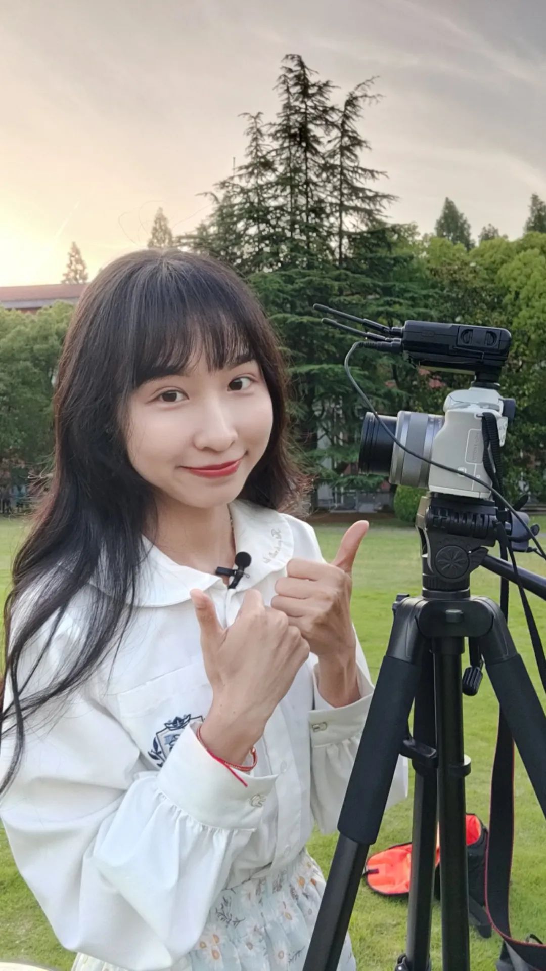 "大家好,我是越南诗诗!