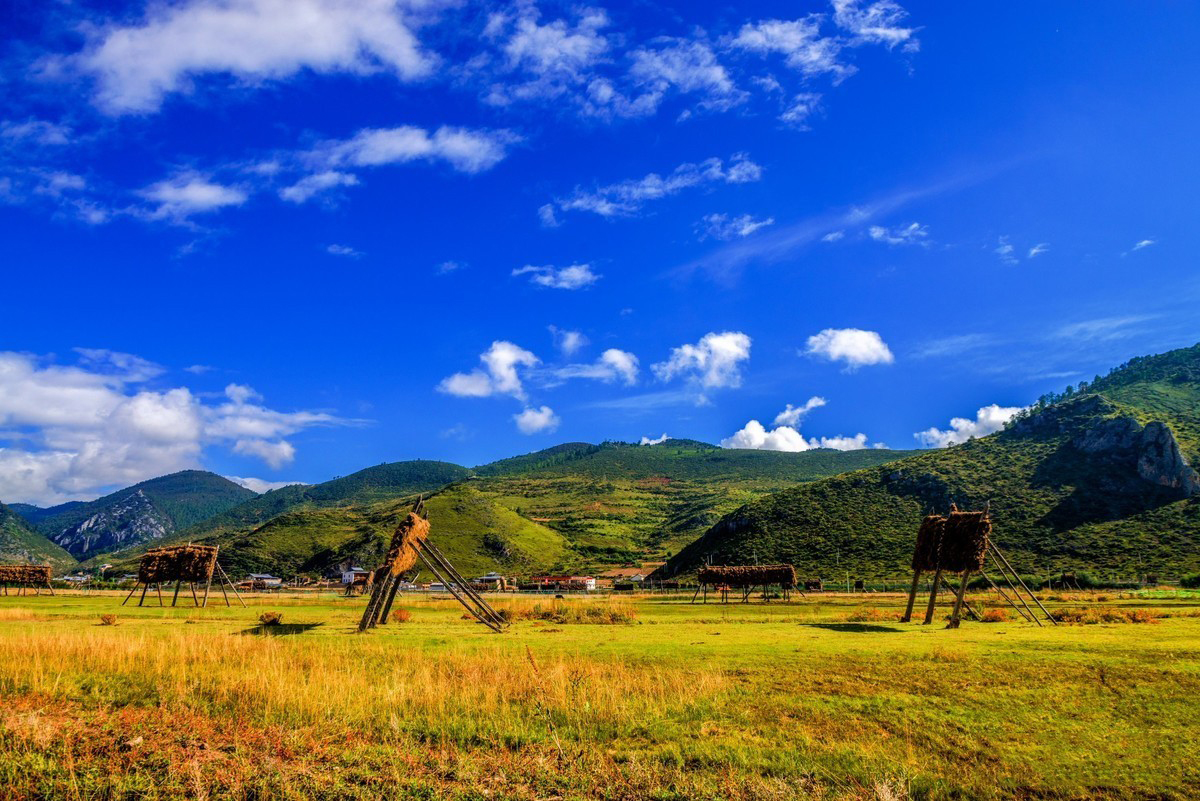 云南有个神奇的地方半年草原半年海