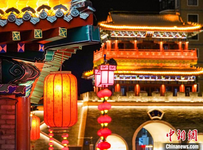 春赏呼伦贝尔古城:古韵浓 人气旺