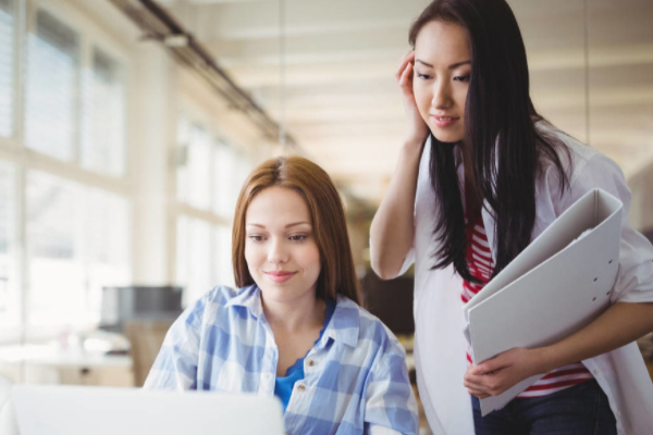 女面试官:"利"字加一笔是什么字?大学生的回答很机智!