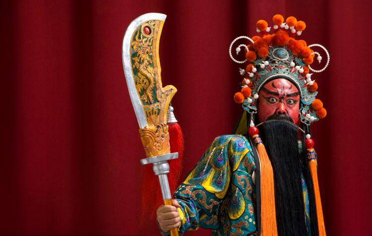 关羽的脸,为何被描写成枣红色?五行和忠义的双重内涵