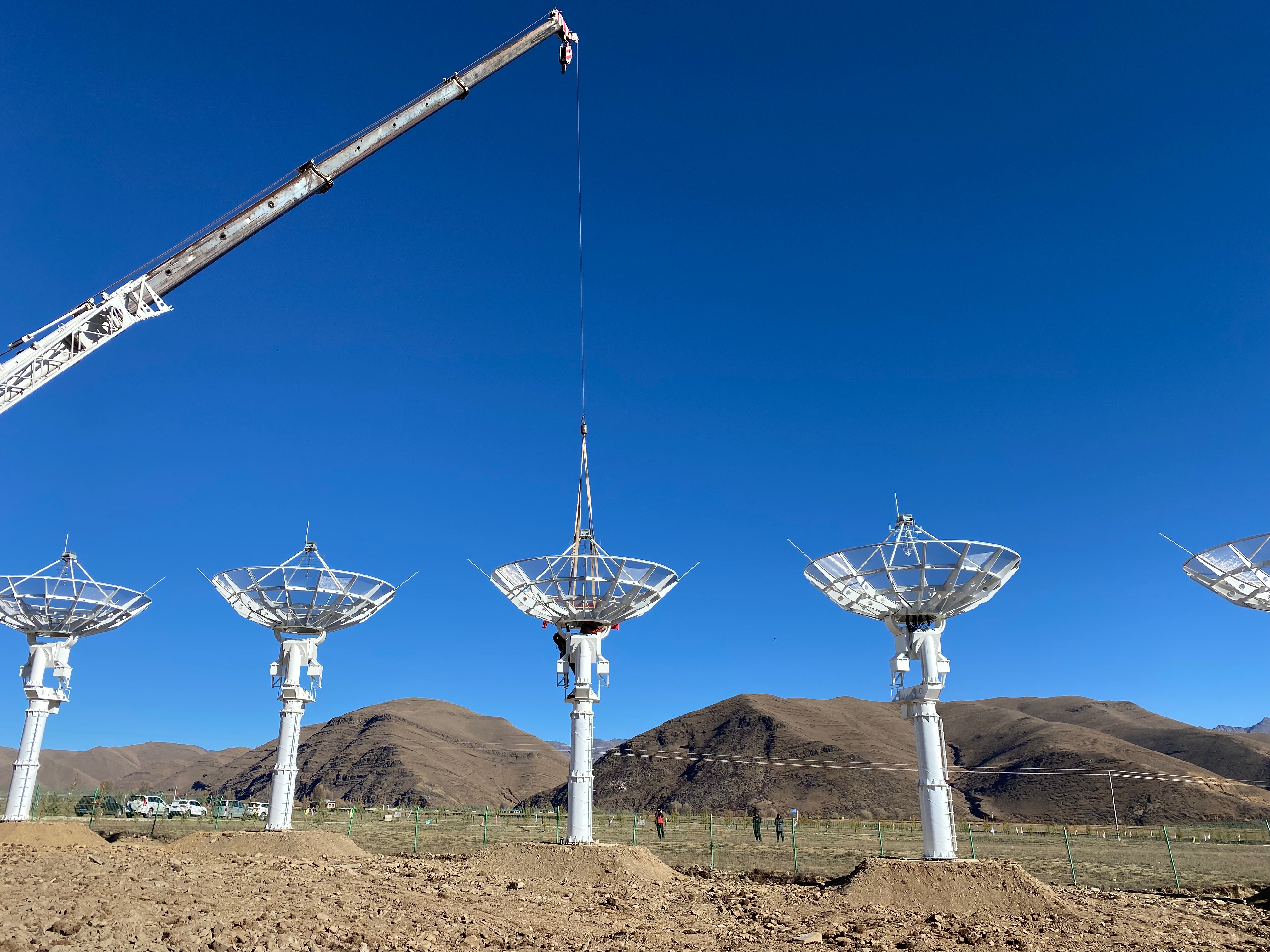 圆环阵太阳射电成像望远镜在四川稻城正式开启科学试观测