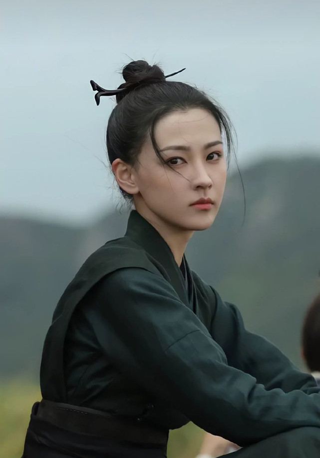 《雪中悍刀行》快到大结局才发现,原来板着脸的她才是女主角!