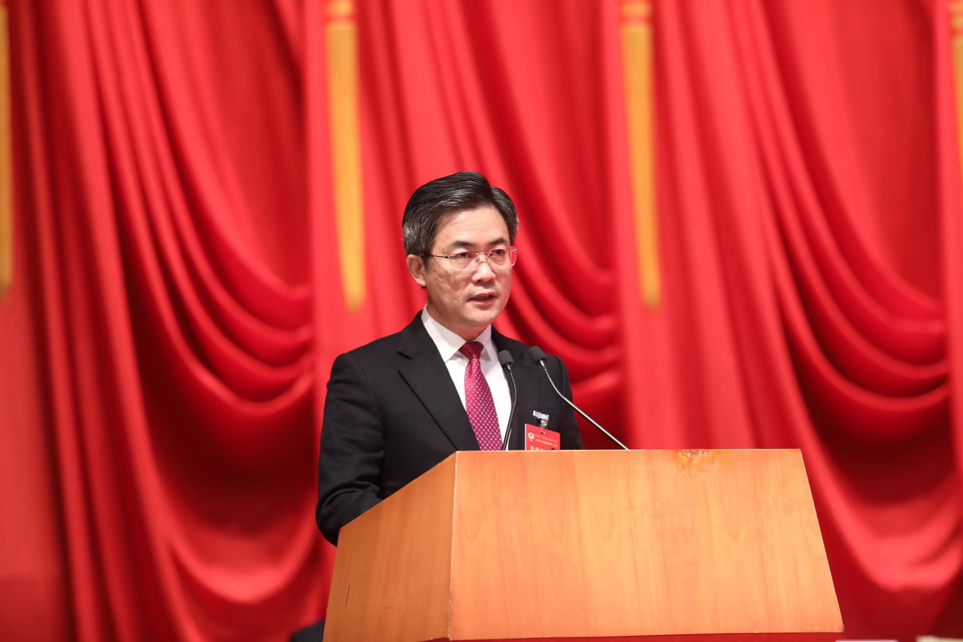 陈勇章委员:优化农村人居环境建设农民美丽家园